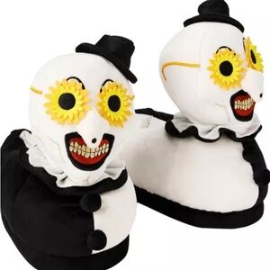 Terrifier NWT plushie soft Slippers Art the Clown Large/XL Spirit Halloween Rare